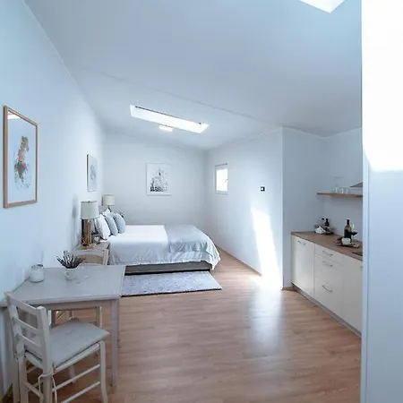 Ana - Karst Cycling Paradise Appartement *